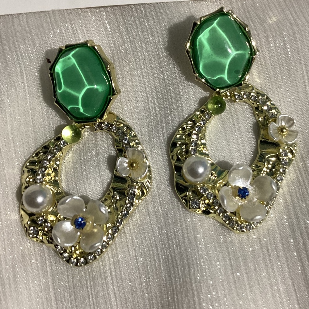 💚Green &;GoldTone Resin Post Back Statement Drop Dangle Earrings